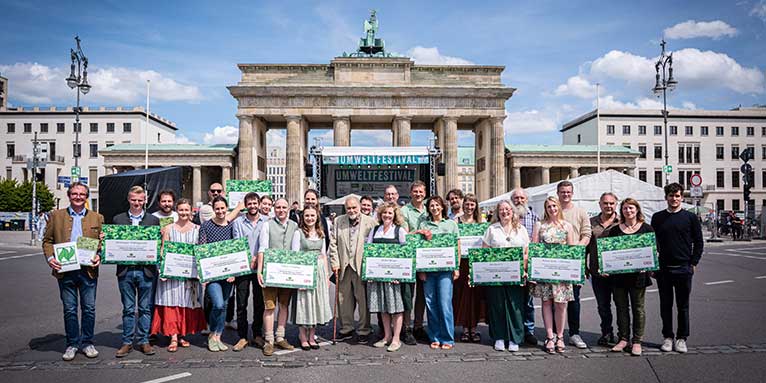 Zwölf Betriebe haben den „Gemeinsam Boden gut machen“-Förderpreis 2025 auf dem Umweltfestival in Berlin erhalten. Foto: S. Hennigs