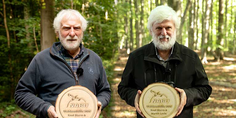 Die Gewinner der NABU-Waldmedaille 2025 Martin Levin und Knut Sturm - Foto: Nadja Bülow