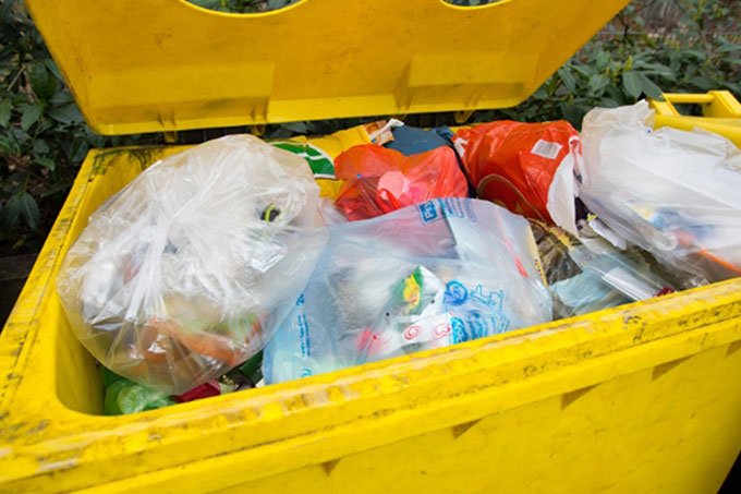Gelbe Tonne für Verpackungsabfälle - Foto: NABU/Sebastian Hennigs 
